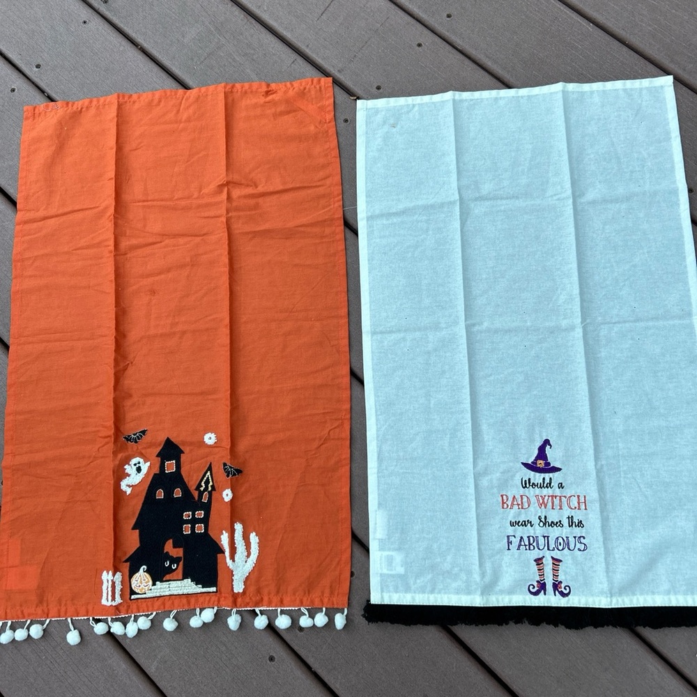 Pier 1 Imports Halloween 18" x 28" Haunted House Tea Towel w Pom Poms Orange Set